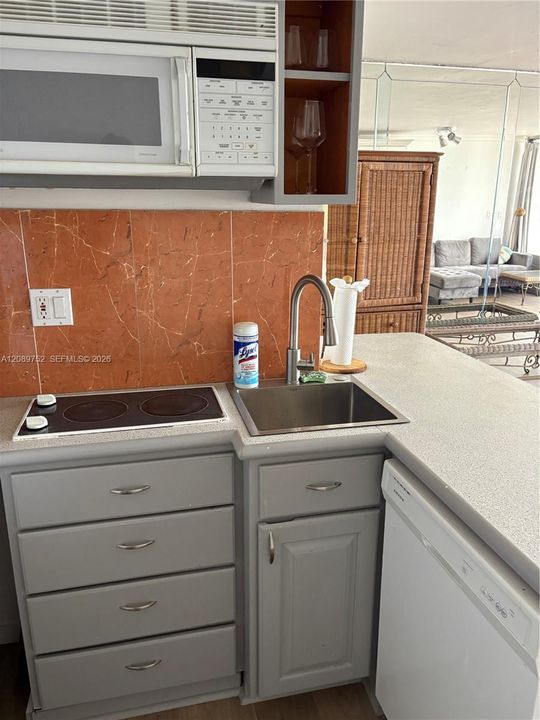 For Rent: $1,999 (0 beds, 1 baths, 400 Square Feet)