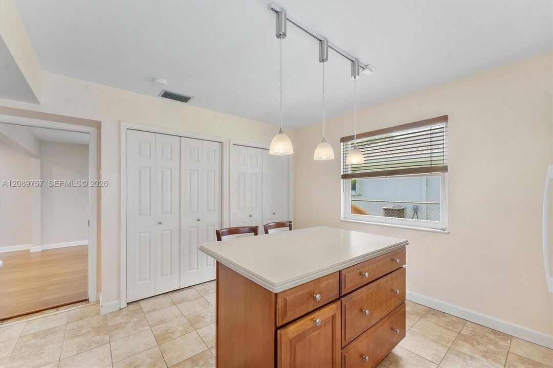 For Sale: $1,195,000 (3 beds, 2 baths, 2632 Square Feet)