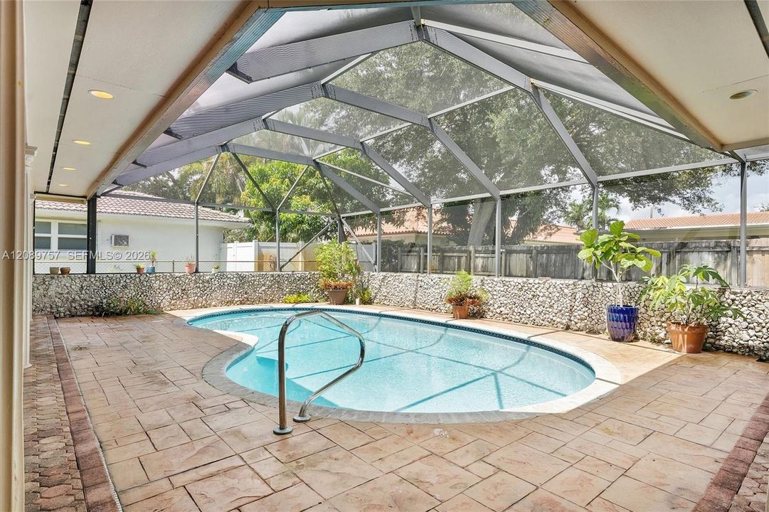 For Sale: $1,195,000 (3 beds, 2 baths, 2632 Square Feet)