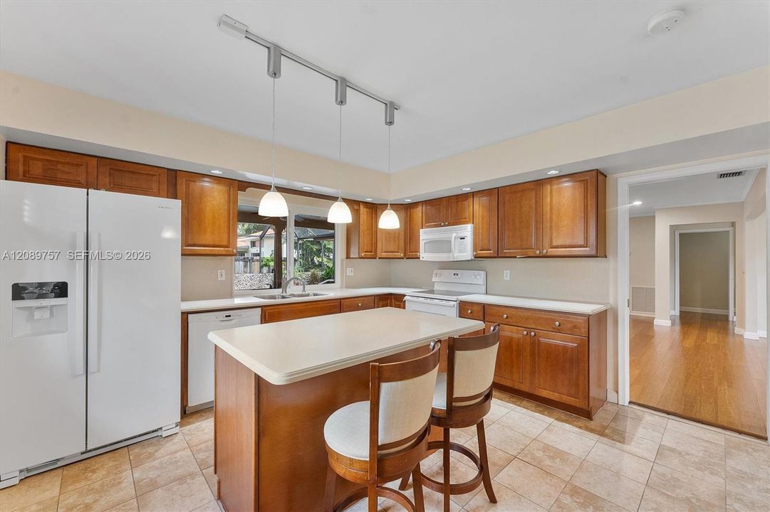 For Sale: $1,195,000 (3 beds, 2 baths, 2632 Square Feet)