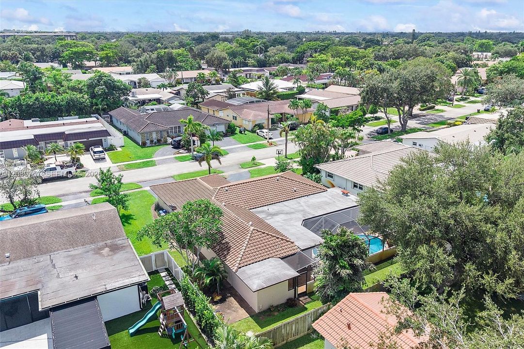 For Sale: $1,195,000 (3 beds, 2 baths, 2632 Square Feet)