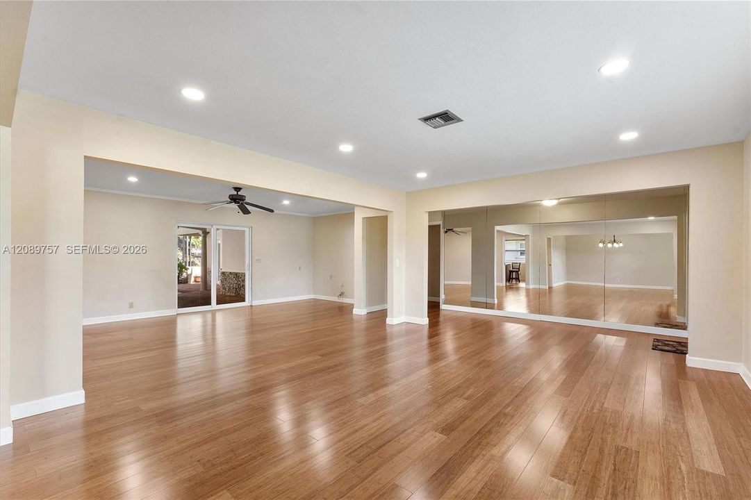 For Sale: $1,195,000 (3 beds, 2 baths, 2632 Square Feet)