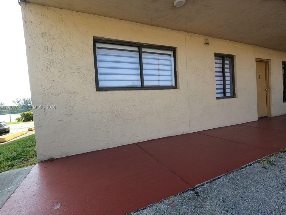 For Rent: $2,700 (3 beds, 2 baths, 1190 Square Feet)