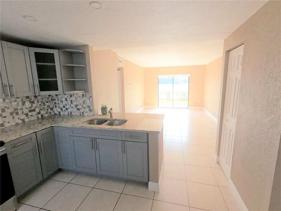 For Rent: $2,700 (3 beds, 2 baths, 1190 Square Feet)