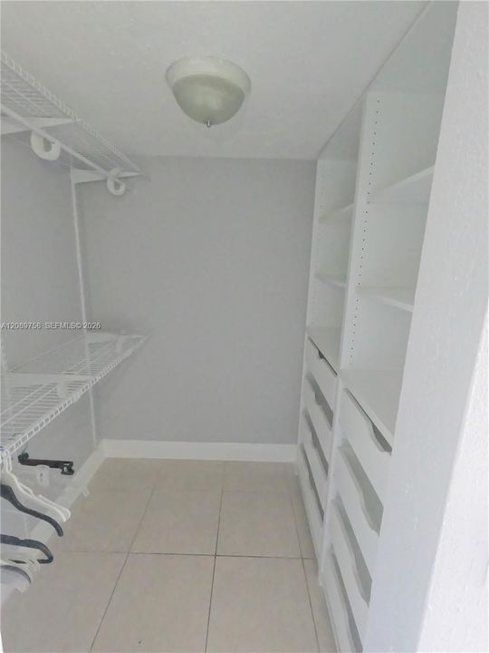 For Rent: $2,700 (3 beds, 2 baths, 1190 Square Feet)