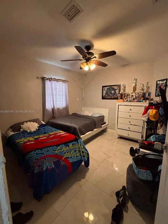 For Rent: $2,600 (2 beds, 1 baths, 1525 Square Feet)