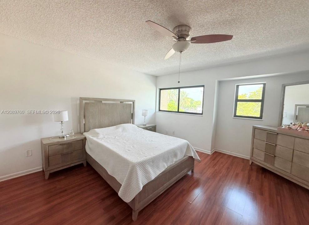 En Venta: $350,000 (3 camas, 2 baños, 1290 Pies cuadrados)
