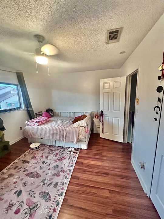 En Venta: $350,000 (3 camas, 2 baños, 1290 Pies cuadrados)