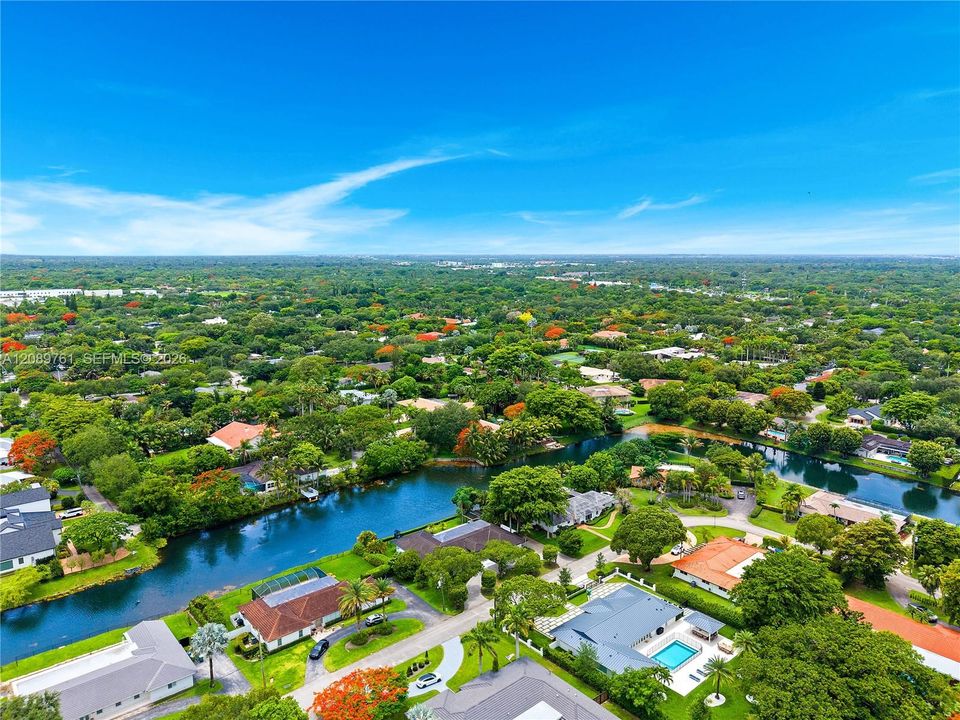 For Sale: $3,100,000 (4 beds, 4 baths, 2380 Square Feet)