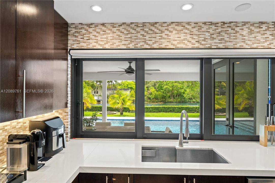 For Sale: $3,100,000 (4 beds, 4 baths, 2380 Square Feet)