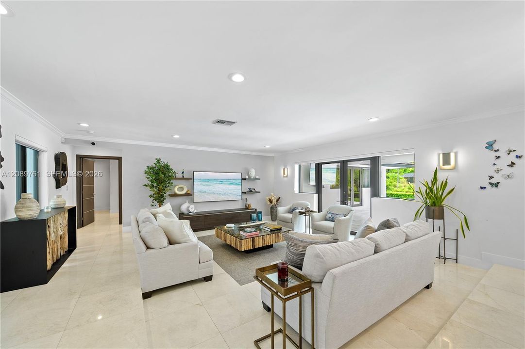 For Sale: $3,100,000 (4 beds, 4 baths, 2380 Square Feet)