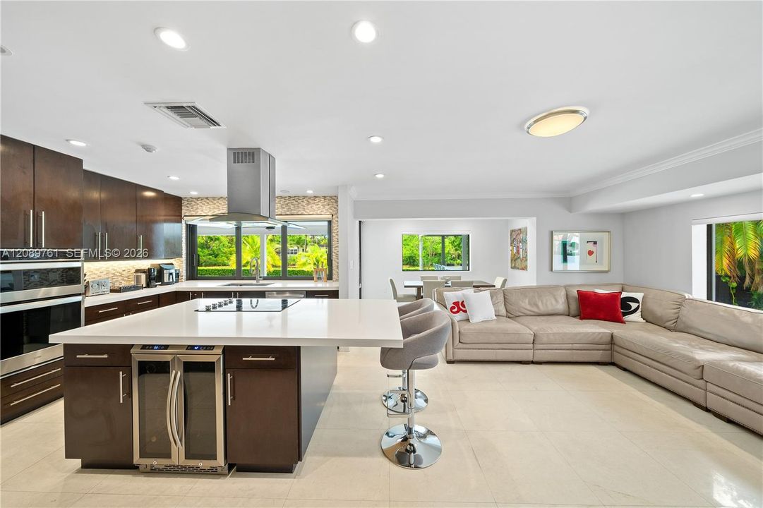 For Sale: $3,100,000 (4 beds, 4 baths, 2380 Square Feet)