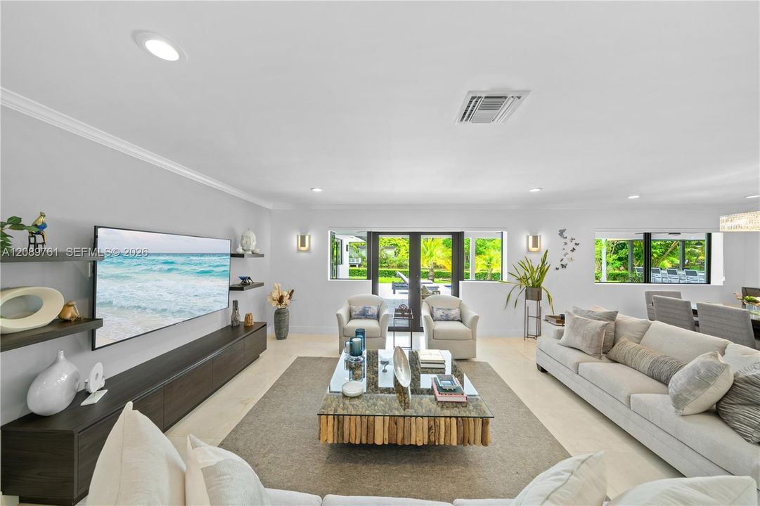 For Sale: $3,100,000 (4 beds, 4 baths, 2380 Square Feet)
