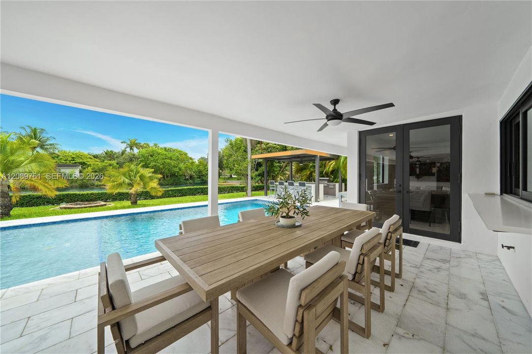For Sale: $3,100,000 (4 beds, 4 baths, 2380 Square Feet)