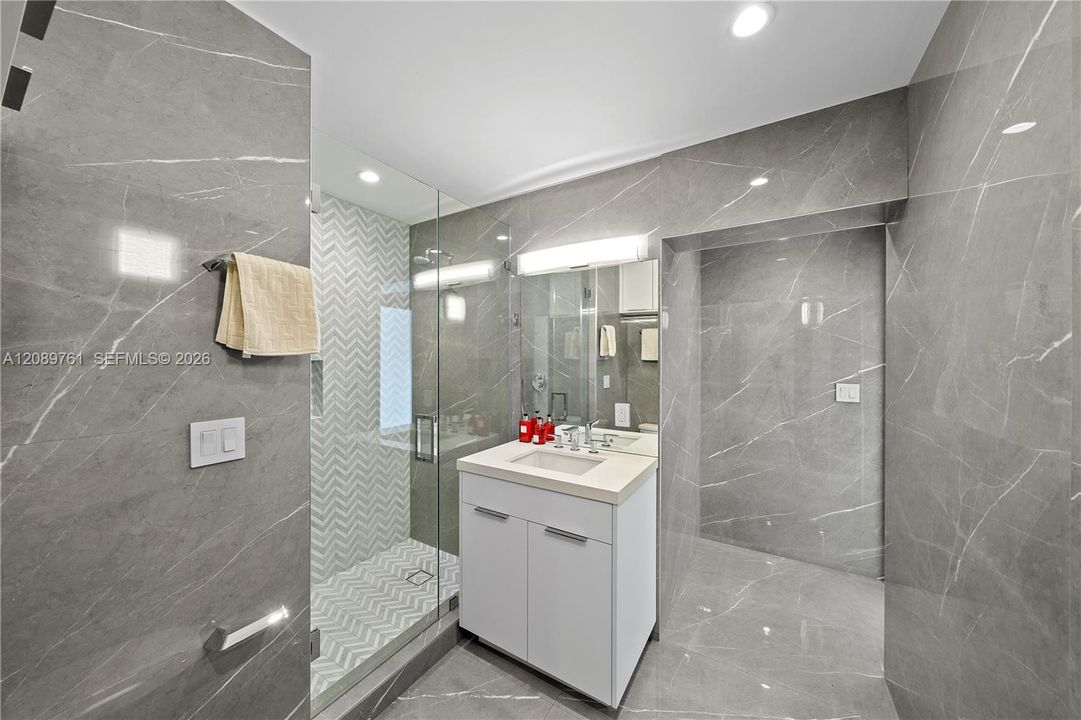 For Sale: $3,100,000 (4 beds, 4 baths, 2380 Square Feet)