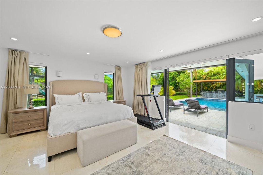 For Sale: $3,100,000 (4 beds, 4 baths, 2380 Square Feet)