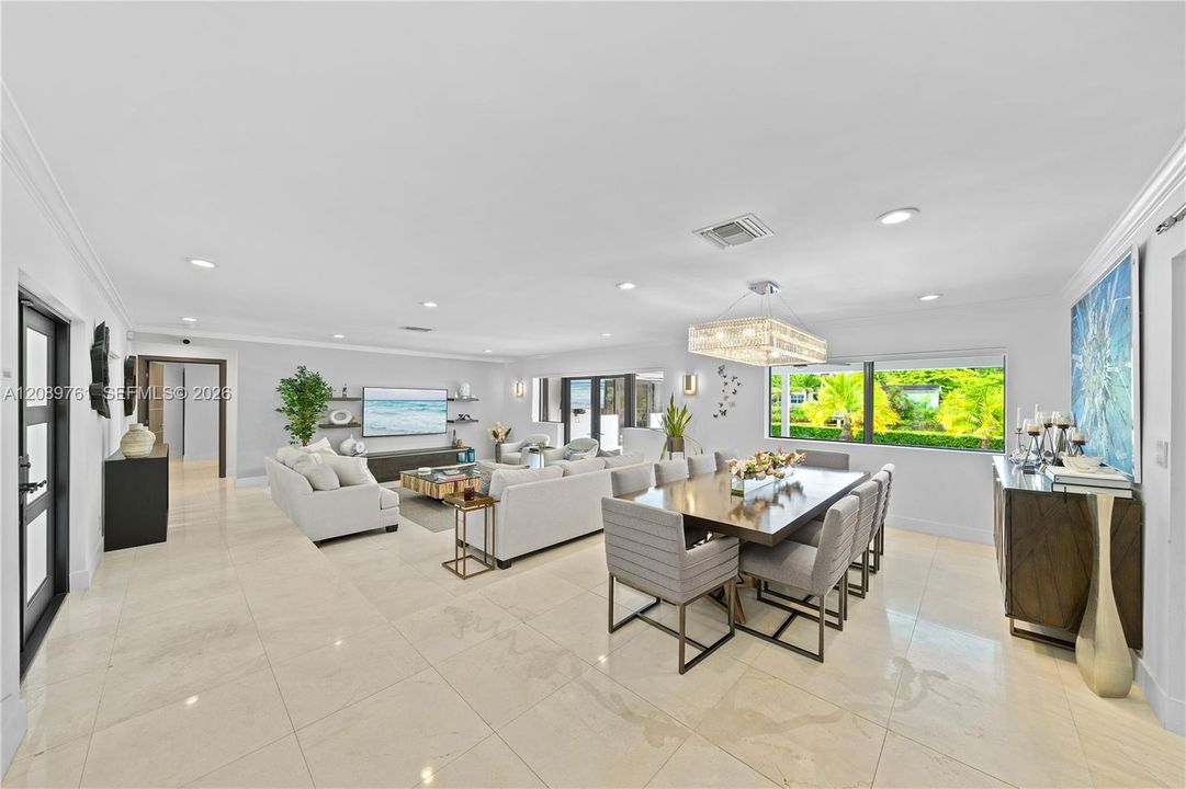 For Sale: $3,100,000 (4 beds, 4 baths, 2380 Square Feet)
