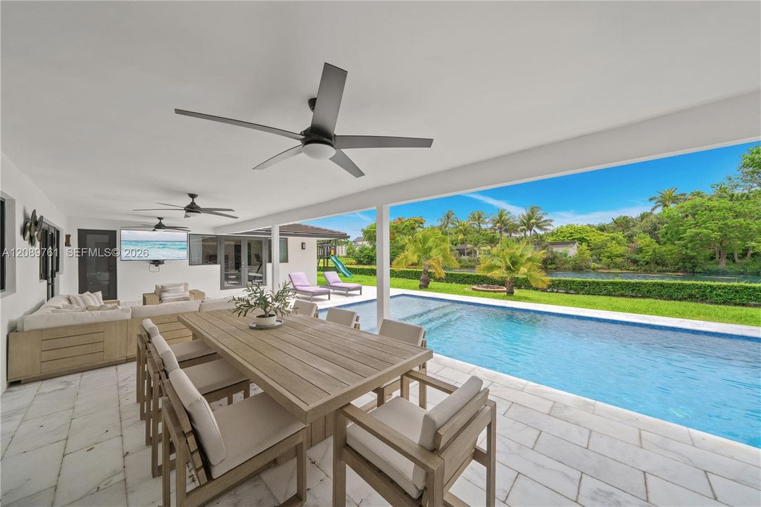 For Sale: $3,100,000 (4 beds, 4 baths, 2380 Square Feet)