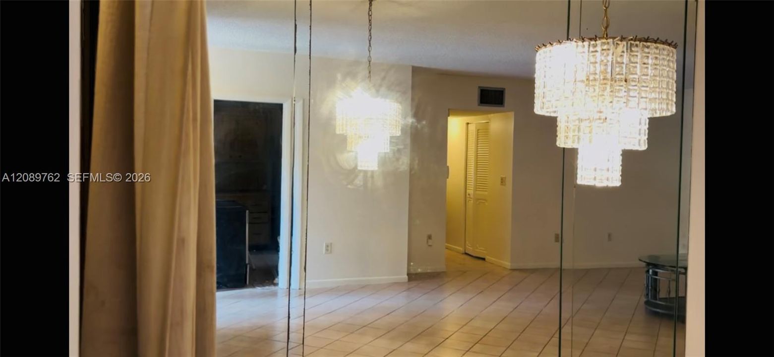En Venta: $260,000 (2 camas, 2 baños, 1400 Pies cuadrados)
