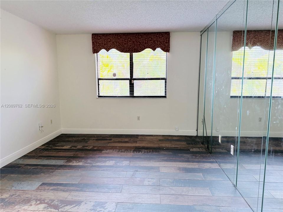 En Venta: $260,000 (2 camas, 2 baños, 1400 Pies cuadrados)