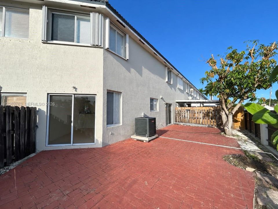 В аренду: $2,995 (3 спален, 2 ванн, 1700 Квадратных фут)