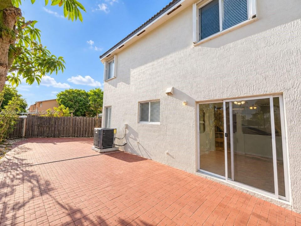 В аренду: $2,995 (3 спален, 2 ванн, 1700 Квадратных фут)