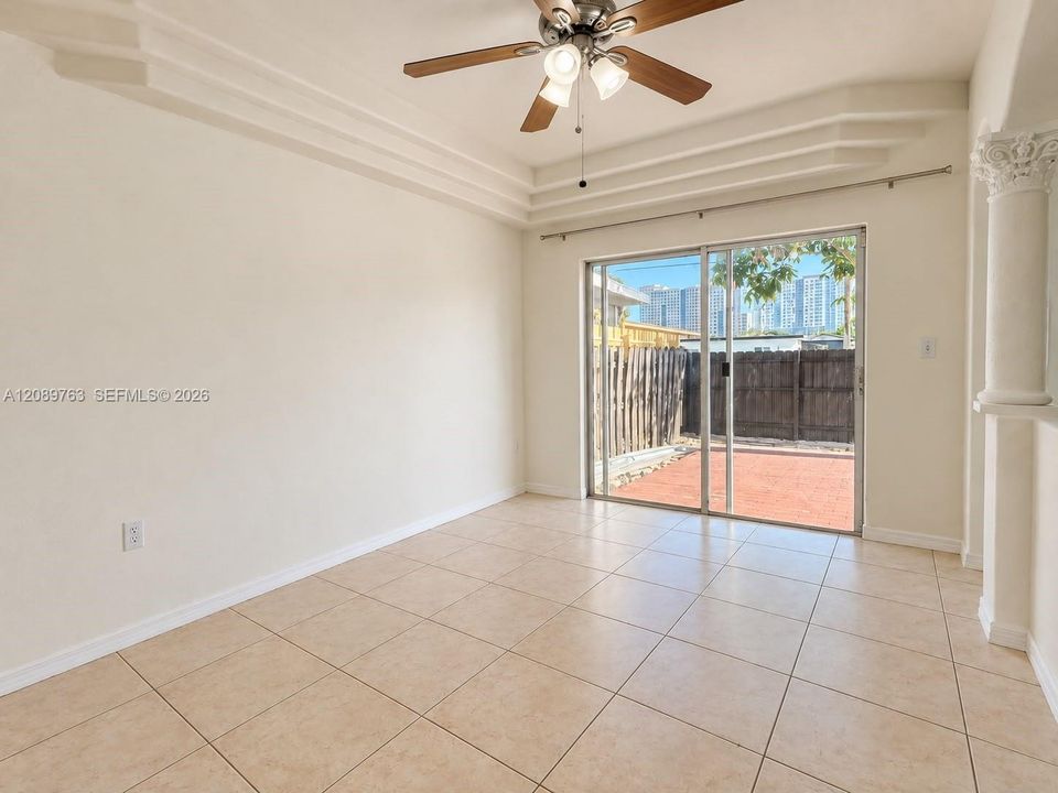 В аренду: $2,995 (3 спален, 2 ванн, 1700 Квадратных фут)