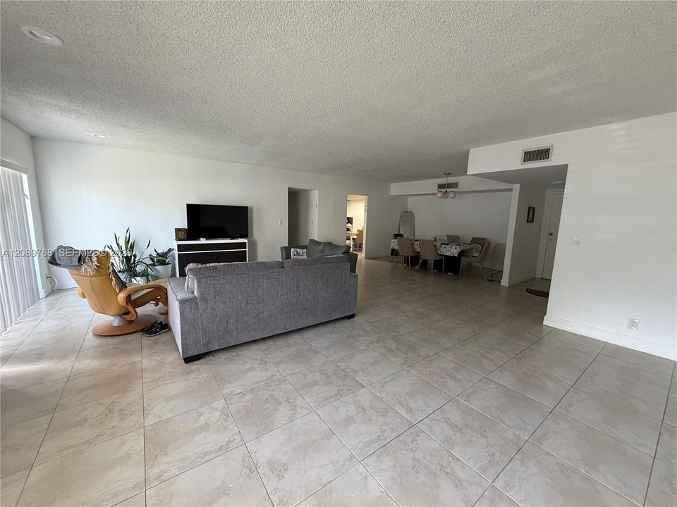 В аренду: $3,300 (3 спален, 2 ванн, 0 Квадратных фут)