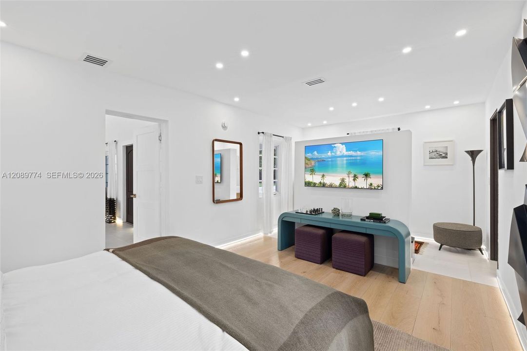 En Venta: $1,795,000 (3 camas, 2 baños, 1826 Pies cuadrados)