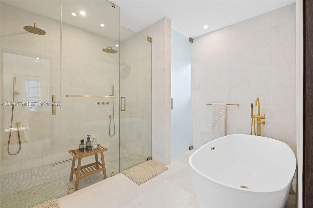 En Venta: $1,795,000 (3 camas, 2 baños, 1826 Pies cuadrados)