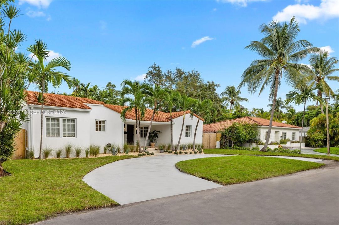 En Venta: $1,795,000 (3 camas, 2 baños, 1826 Pies cuadrados)
