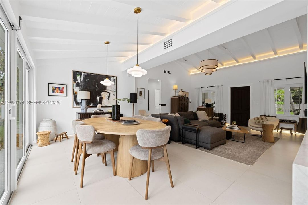 En Venta: $1,795,000 (3 camas, 2 baños, 1826 Pies cuadrados)