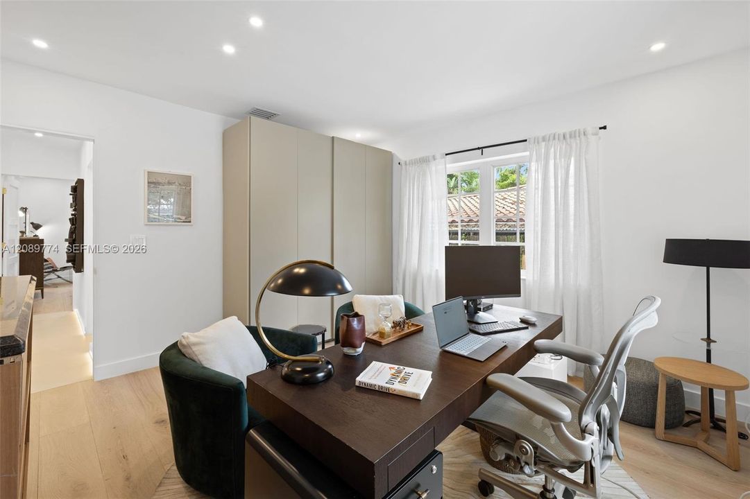 En Venta: $1,795,000 (3 camas, 2 baños, 1826 Pies cuadrados)