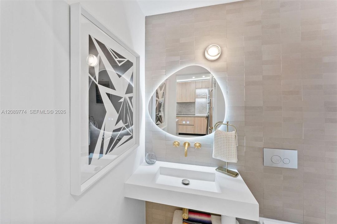 En Venta: $1,795,000 (3 camas, 2 baños, 1826 Pies cuadrados)