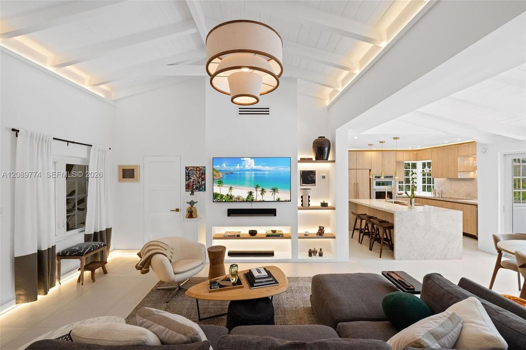 En Venta: $1,795,000 (3 camas, 2 baños, 1826 Pies cuadrados)