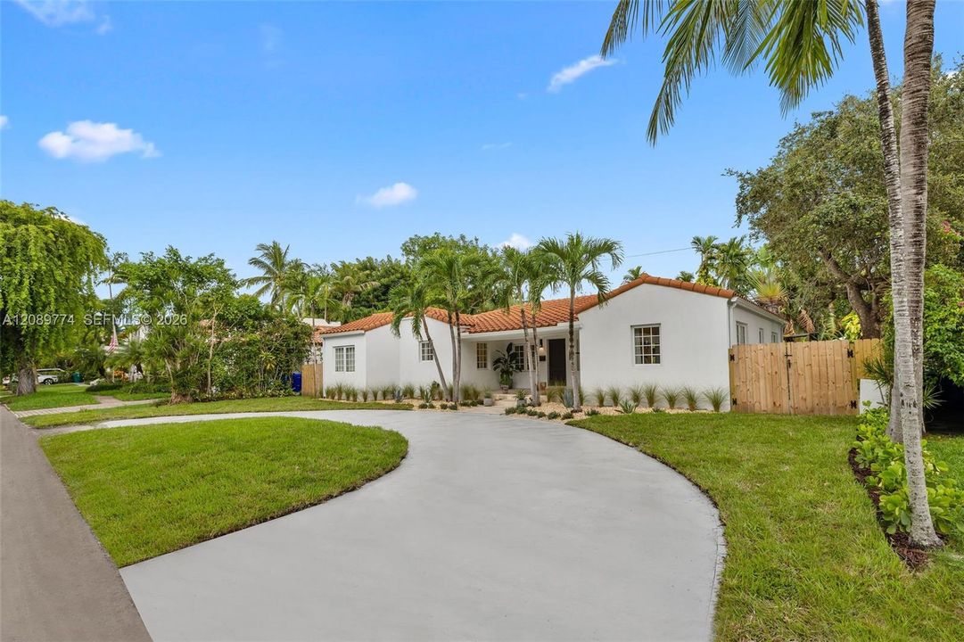 En Venta: $1,795,000 (3 camas, 2 baños, 1826 Pies cuadrados)