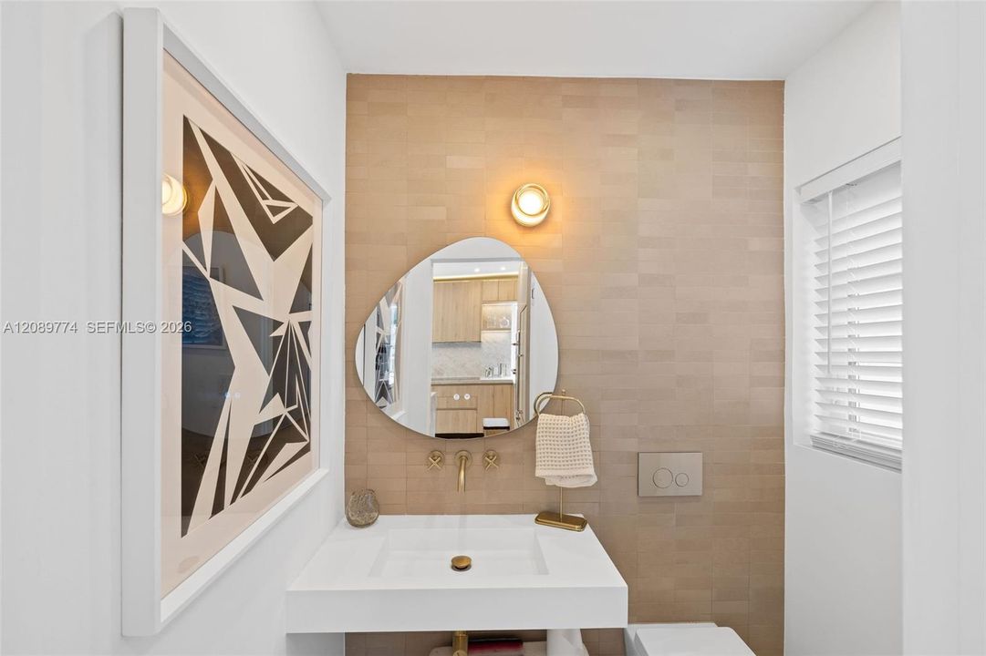 En Venta: $1,795,000 (3 camas, 2 baños, 1826 Pies cuadrados)
