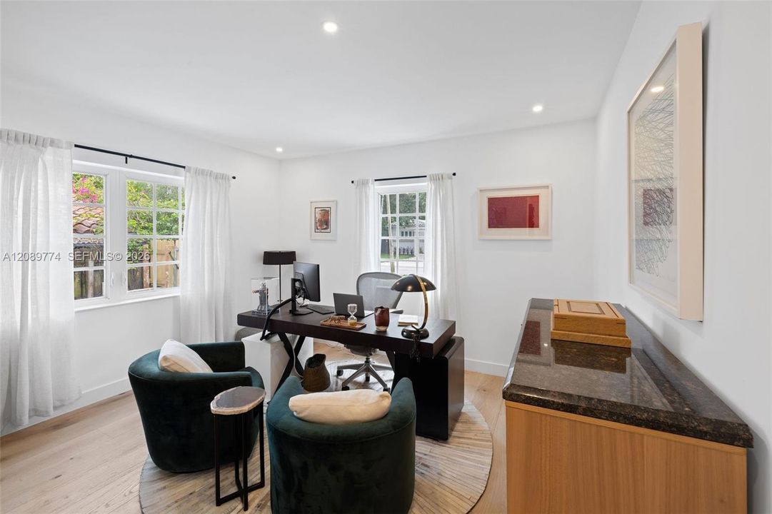 En Venta: $1,795,000 (3 camas, 2 baños, 1826 Pies cuadrados)
