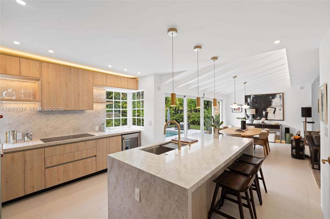 En Venta: $1,795,000 (3 camas, 2 baños, 1826 Pies cuadrados)