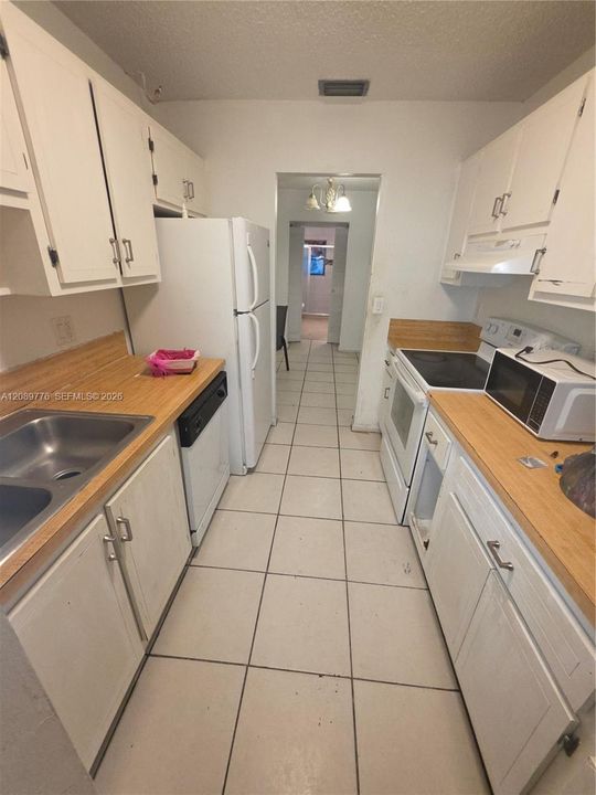 На продажу: $179,900 (1 спален, 1 ванн, 720 Квадратных фут)