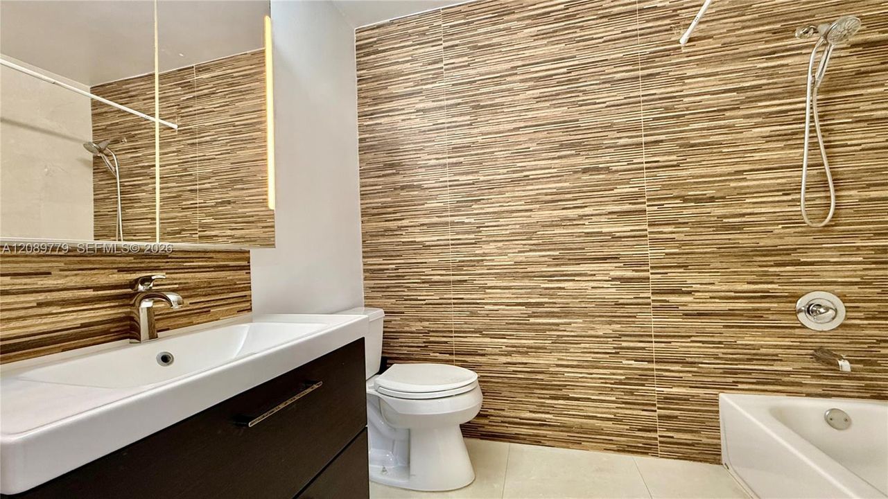 For Rent: $4,100 (4 beds, 3 baths, 1712 Square Feet)