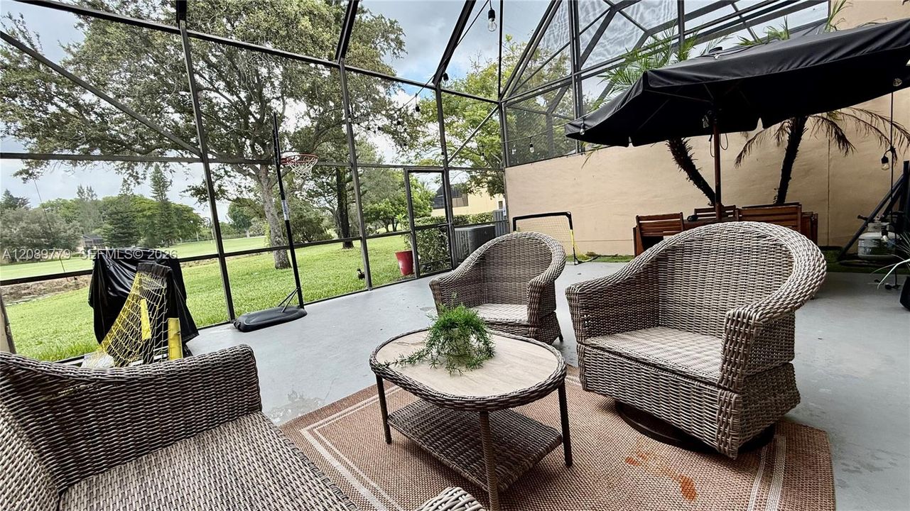 For Rent: $4,100 (4 beds, 3 baths, 1712 Square Feet)