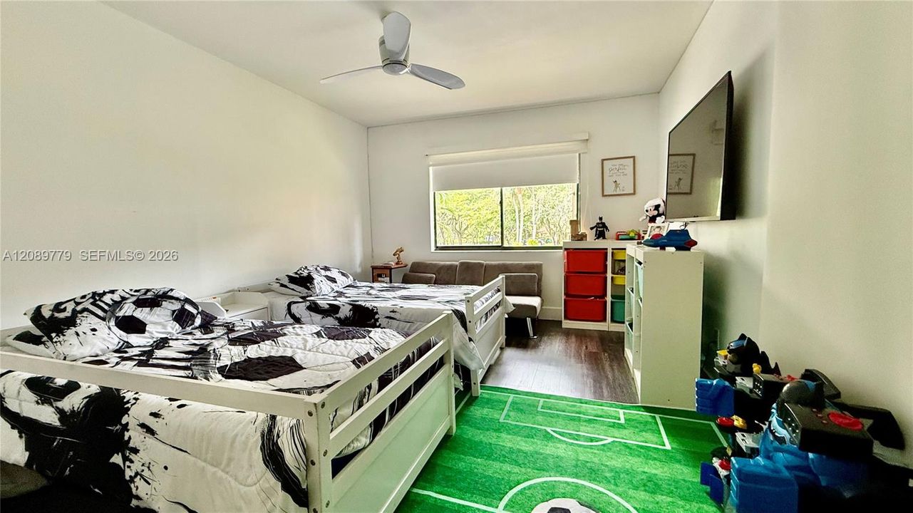 For Rent: $4,100 (4 beds, 3 baths, 1712 Square Feet)