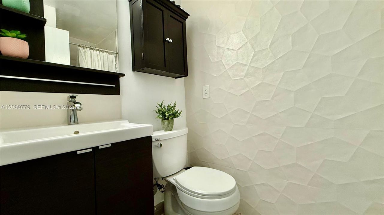 For Rent: $4,100 (4 beds, 3 baths, 1712 Square Feet)