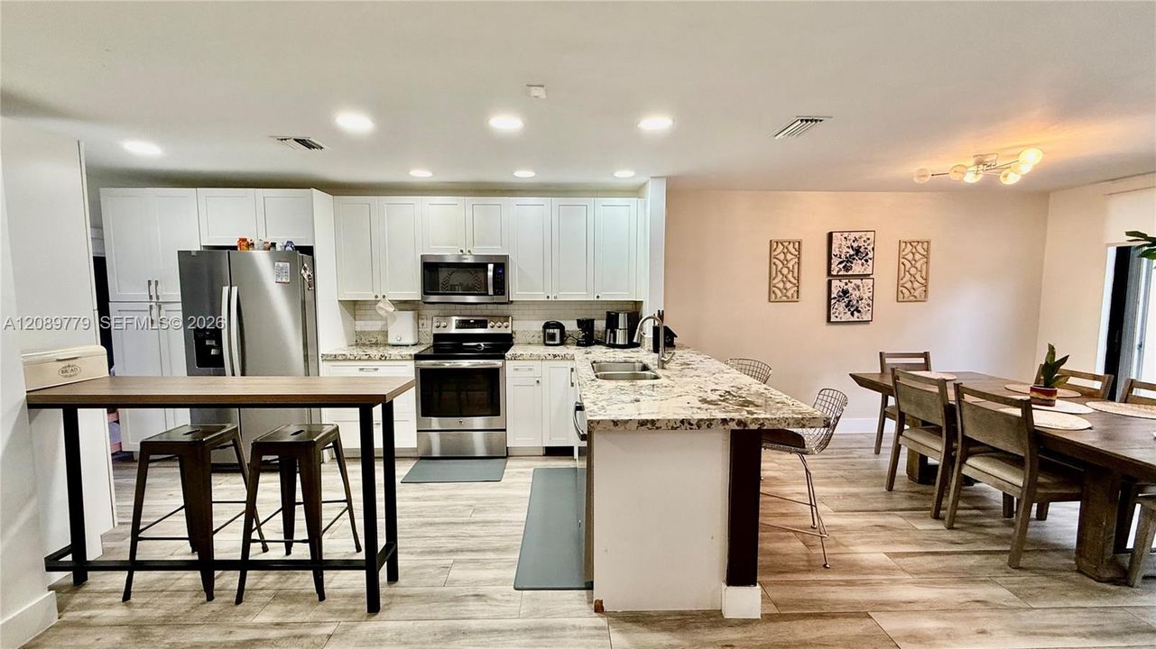 For Rent: $4,100 (4 beds, 3 baths, 1712 Square Feet)