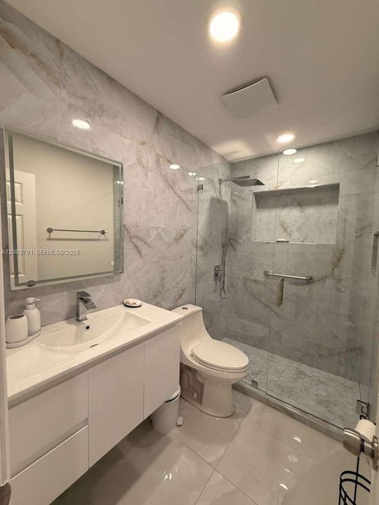 En Renta: $2,950 (3 camas, 1 baños, 1000 Pies cuadrados)