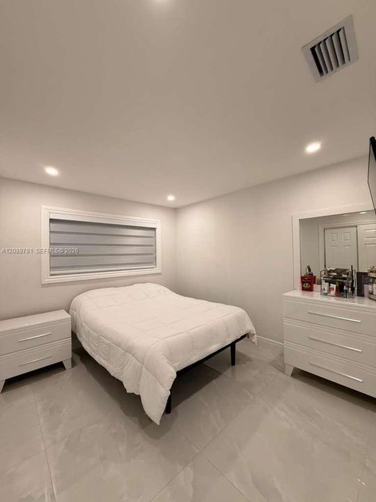 En Renta: $2,950 (3 camas, 1 baños, 1000 Pies cuadrados)