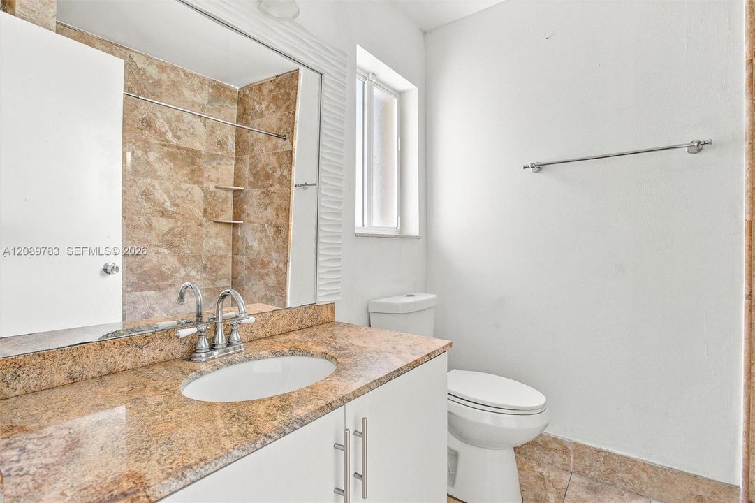 En Renta: $3,200 (4 camas, 3 baños, 1386 Pies cuadrados)