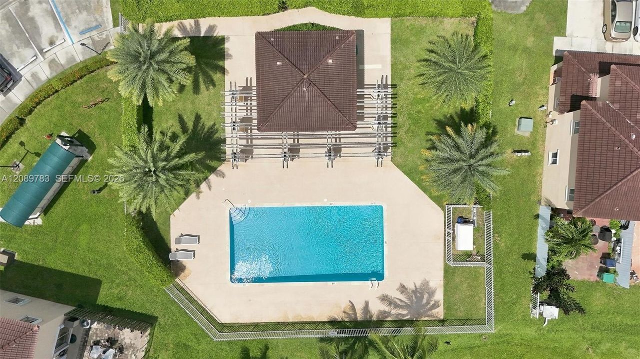 En Renta: $3,200 (4 camas, 3 baños, 1386 Pies cuadrados)