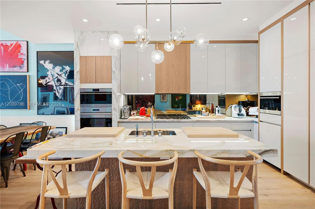 For Sale: $5,995,000 (2 beds, 2 baths, 2232 Square Feet)